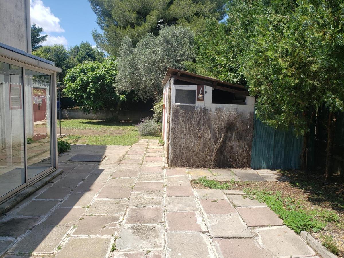 Orteils Au Soleil Jardin Parking Nîmes Esterno foto